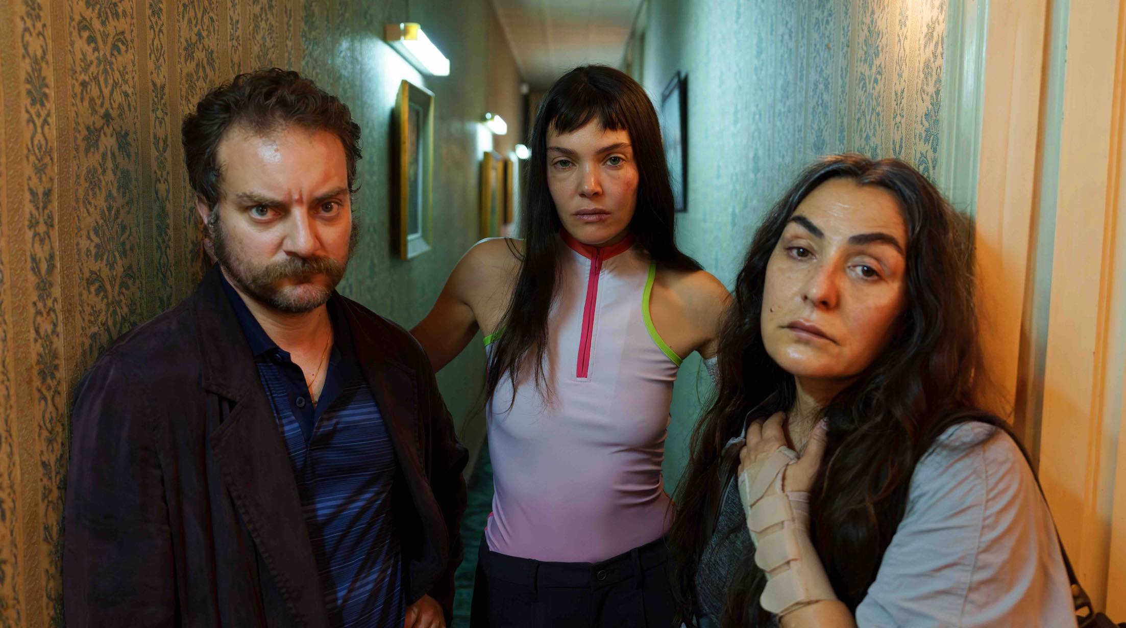 Pol López, Ana Rujas i Candela Peña a 'La Desconocida'. ACN / Netflix