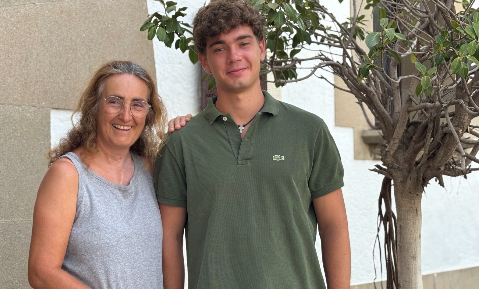 Mare i fill expliquen el testimoni de la seva malaltia
