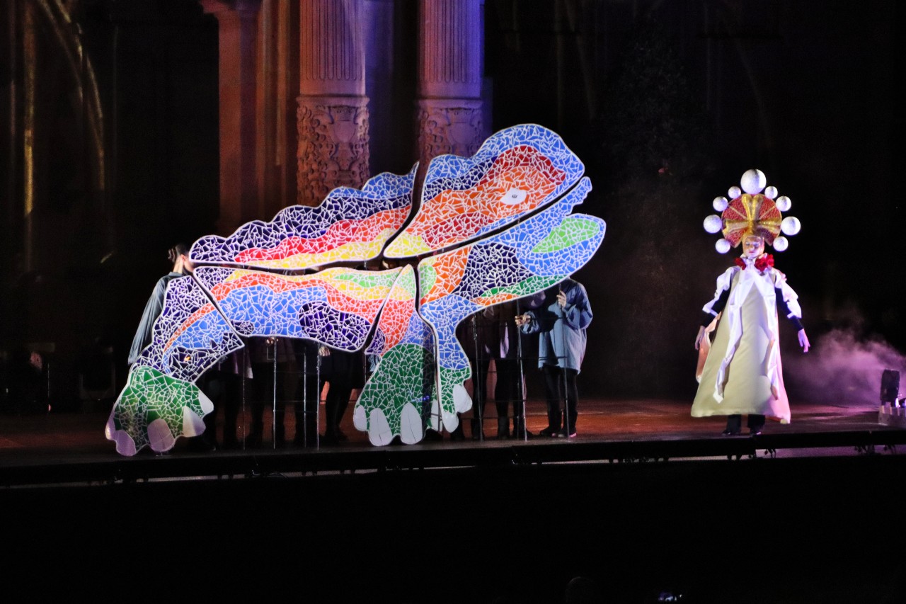 Imatge de l'espectacle inaugural de l'Any Gaudí celebrat al santuari de Misericòrdia de Reus. Autoria: Eloi Tost Imatge de l'espectacle inaugural de l'Any Gaudí celebrat al santuari de Misericòrdia de Reus. Autoria: Eloi Tost
