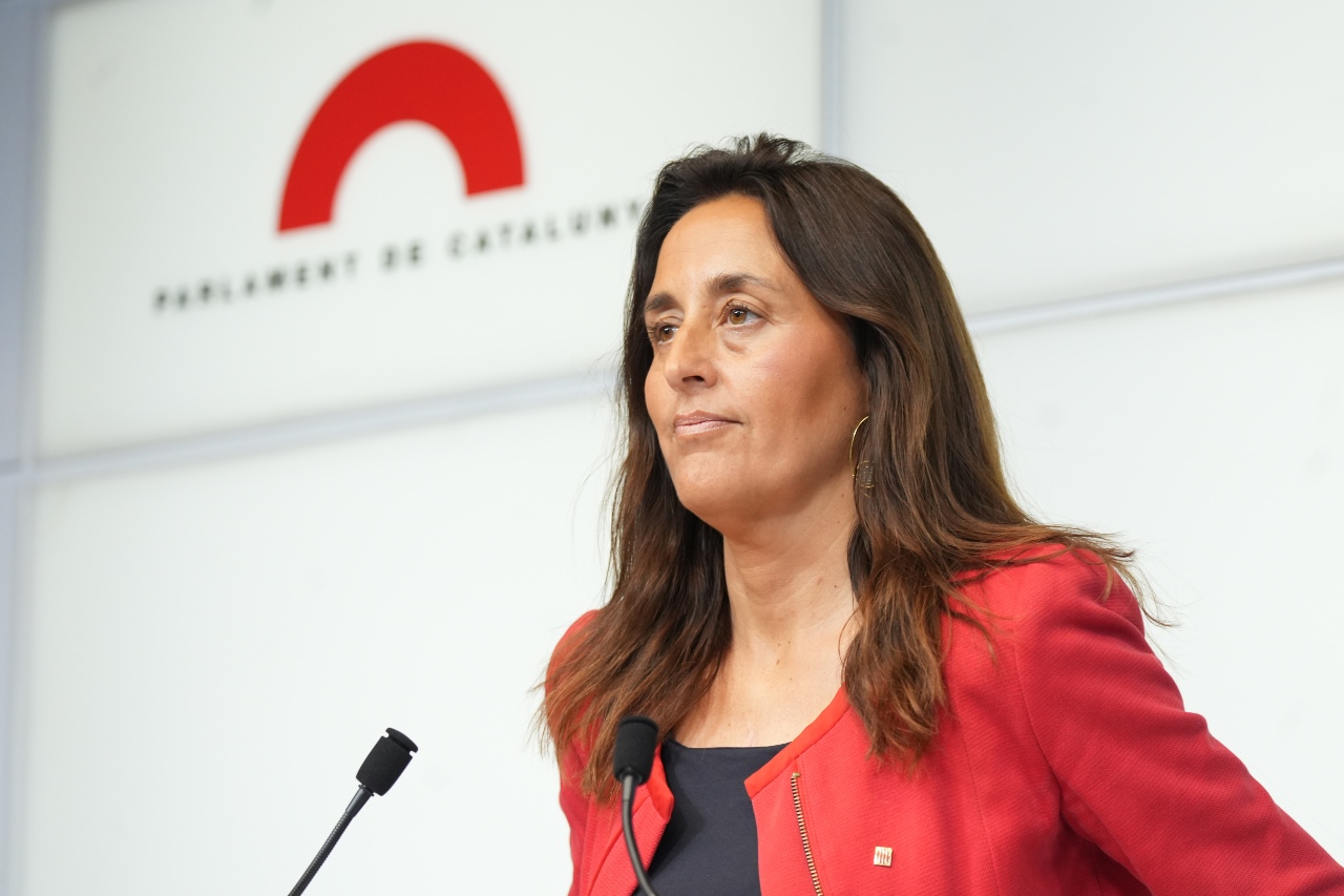 La consellera d'Educació, Esther Niubó, en roda de premsa.