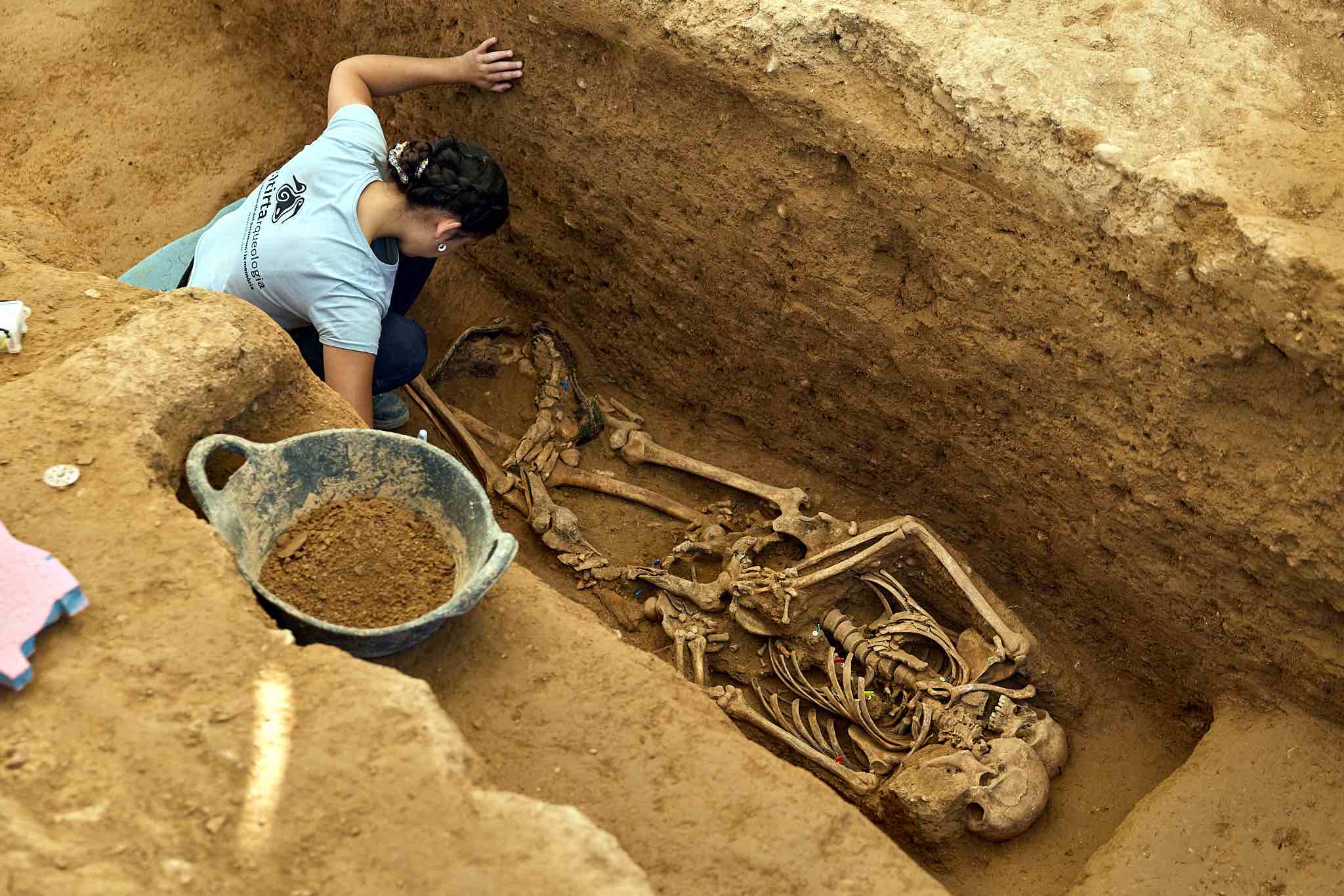 Excavació d'una fossa a la Bisbal de Montsant. Foto: ACN / Departament de Justícia i Qualitat Democràtica Excavació d'una fossa a la Bisbal de Montsant. Foto: ACN / Departament de Justícia i Qualitat Democràtica