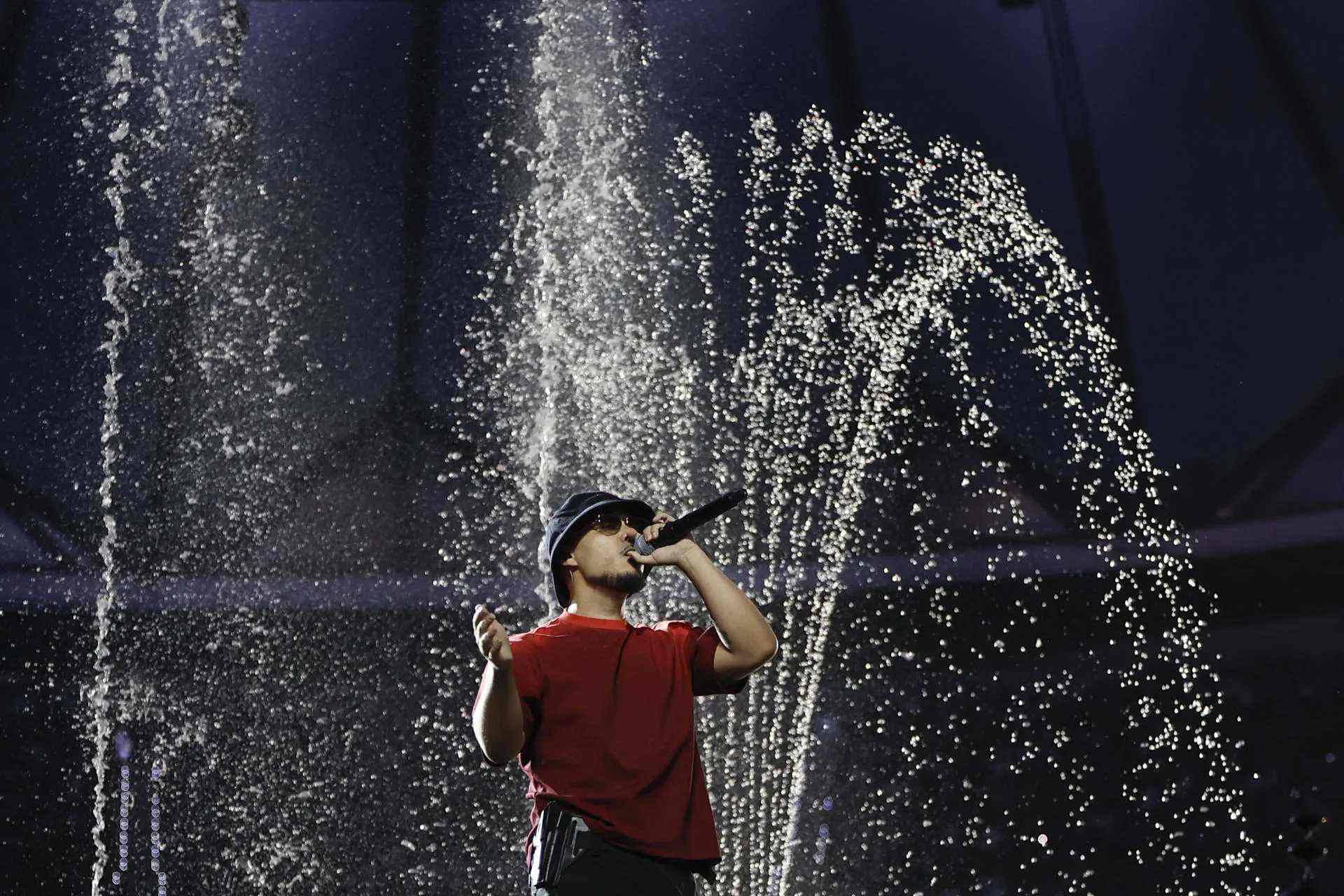 Dellafuente al concert a l'estadi Metropolità (Madrid) el 20 de juny de 2025