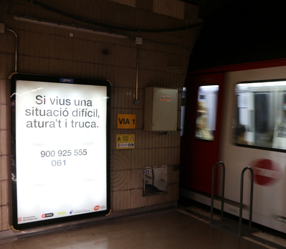 Cartell de la campanya de prevenció del suïcidi a l'estació de metro de Guinardó-Hospital de Sant Pau de l'L4 Cartell de la campanya de prevenció del suïcidi a l'estació de metro de Guinardó-Hospital de Sant Pau de l'L4