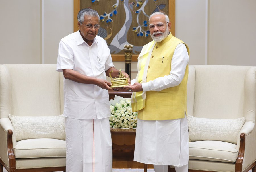 El president de Kerala, Pinarayi Vijayan, amb el primer ministre de l'Índia, Narendra Modi.