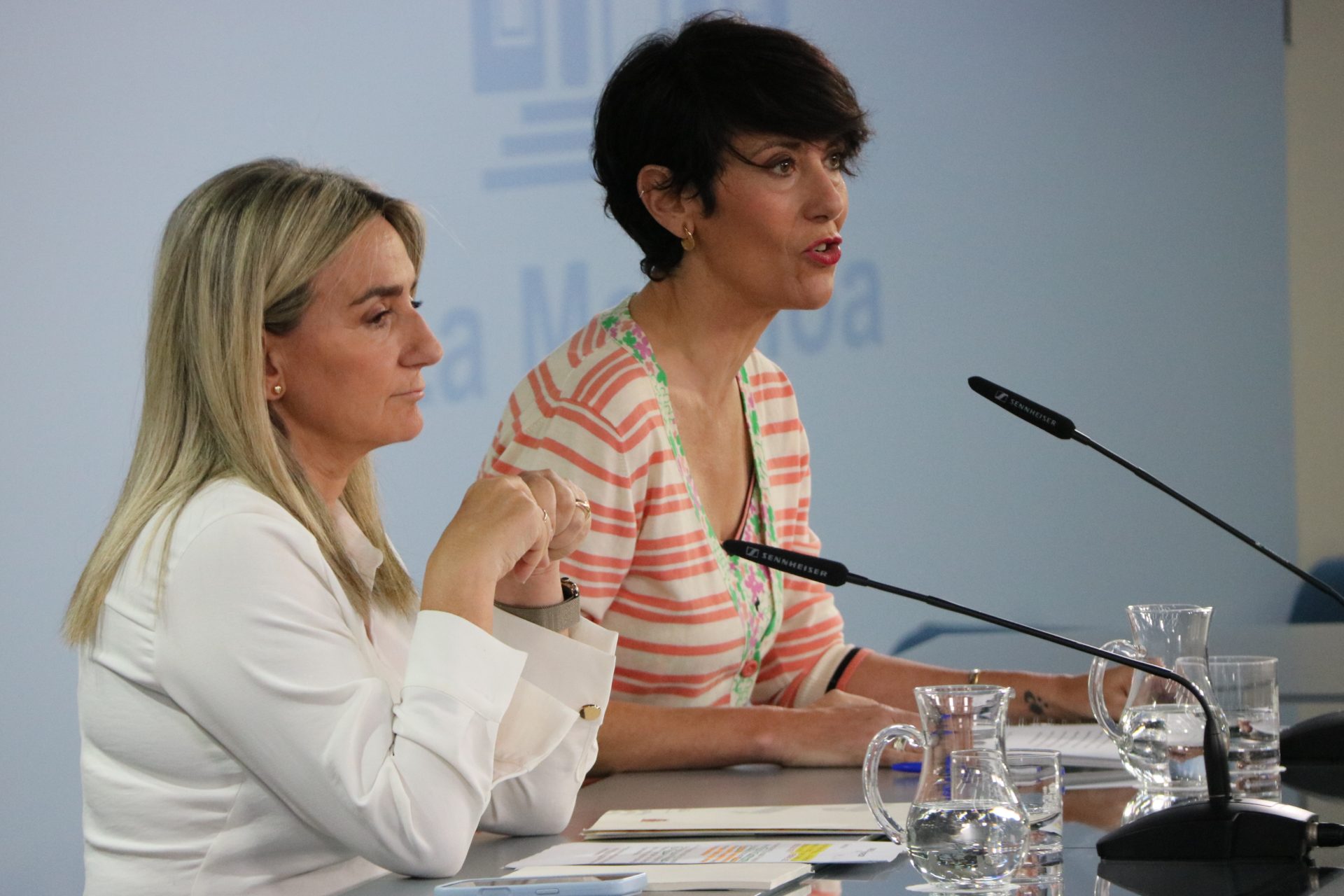 La ministra d'Educacio, Milagros Tolón, i la portaveu del govern espanyol, Elma Saiz, aquest dimarts a la roda de premsa del Consell de Ministres La ministra d'Educacio, Milagros Tolón, i la portaveu del govern espanyol, Elma Saiz, aquest dimarts a la roda de premsa del Consell de Ministres