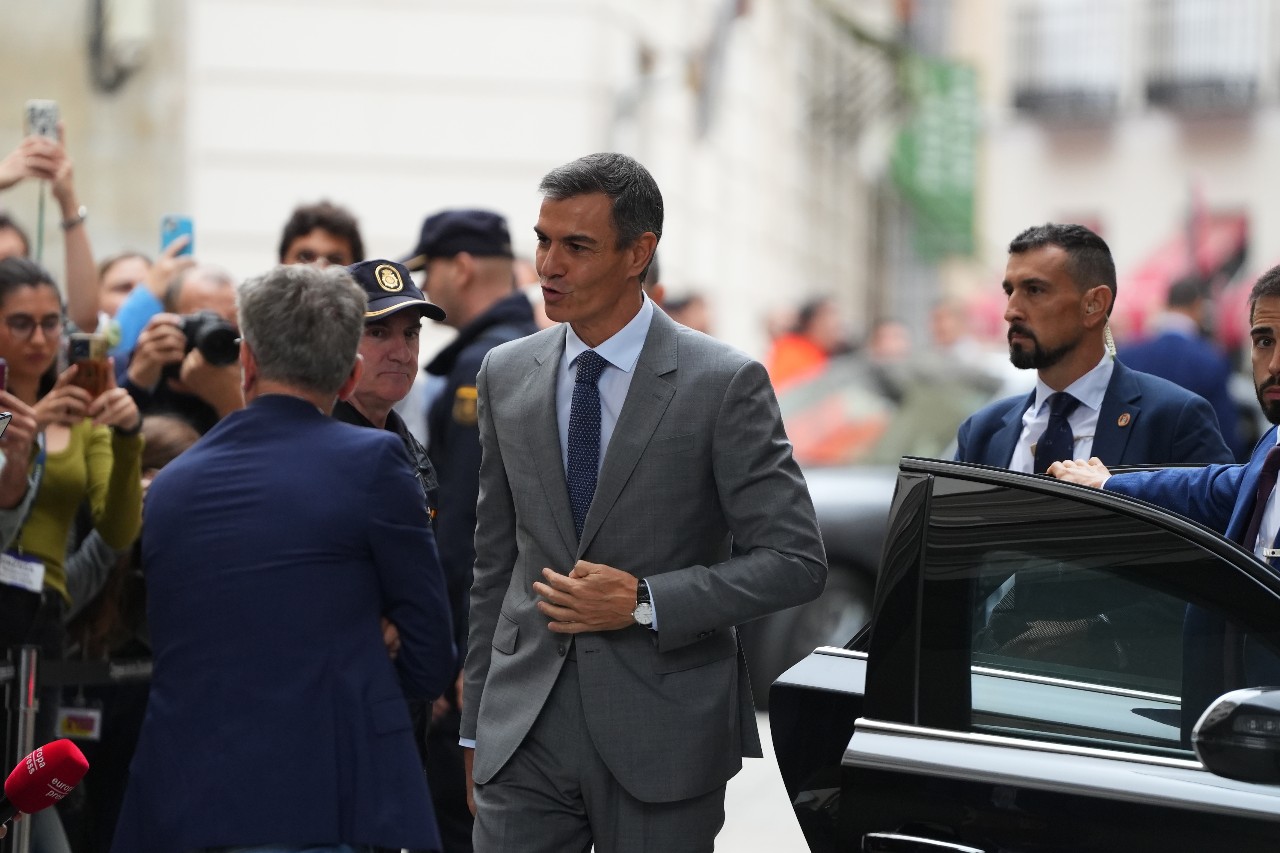 El president del govern espanyol, Pedro Sánchez, arriba al Congrés dels Diputats aquest divendres, abans del debat pels decrets d'habitatge.