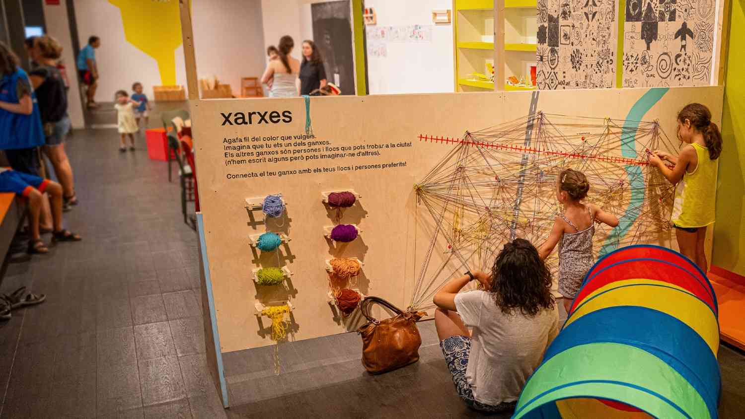 Part de l'exposició 'Petites, mitjanes i grans'