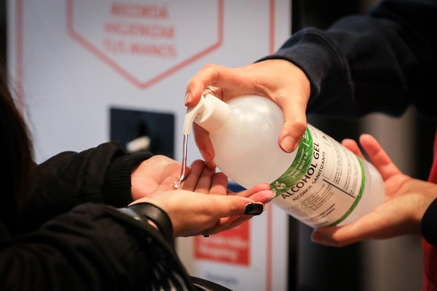 Segons els experts, la concentració d’alcohol ha de ser d’entre el 70 i el 90% per prevenir la Covid-19