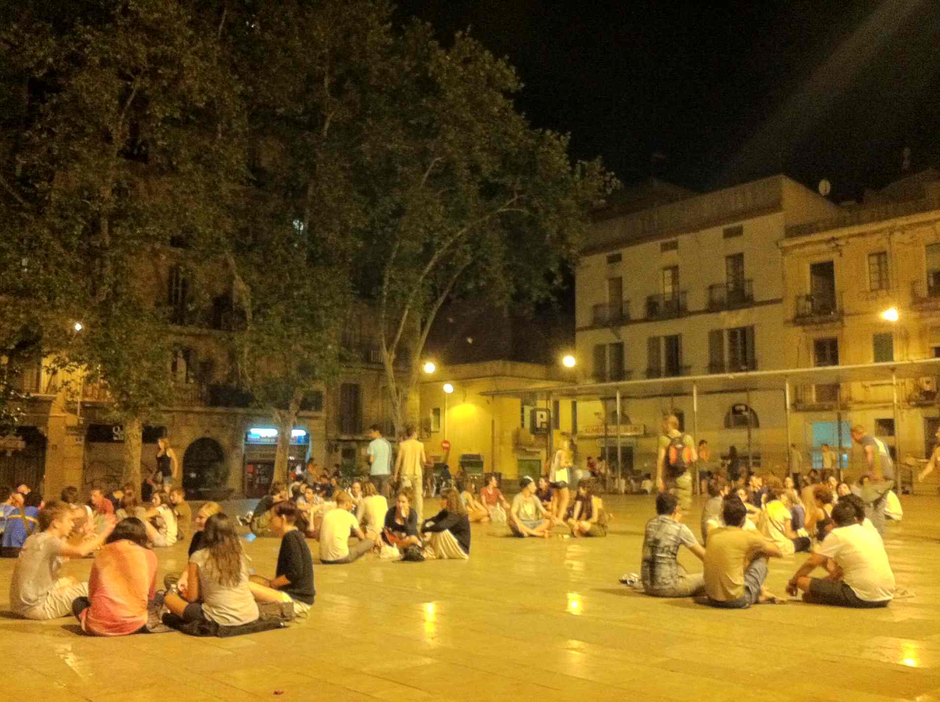 Com se li ha de dir al ‘botellón’ ara que no se’n poden fer?