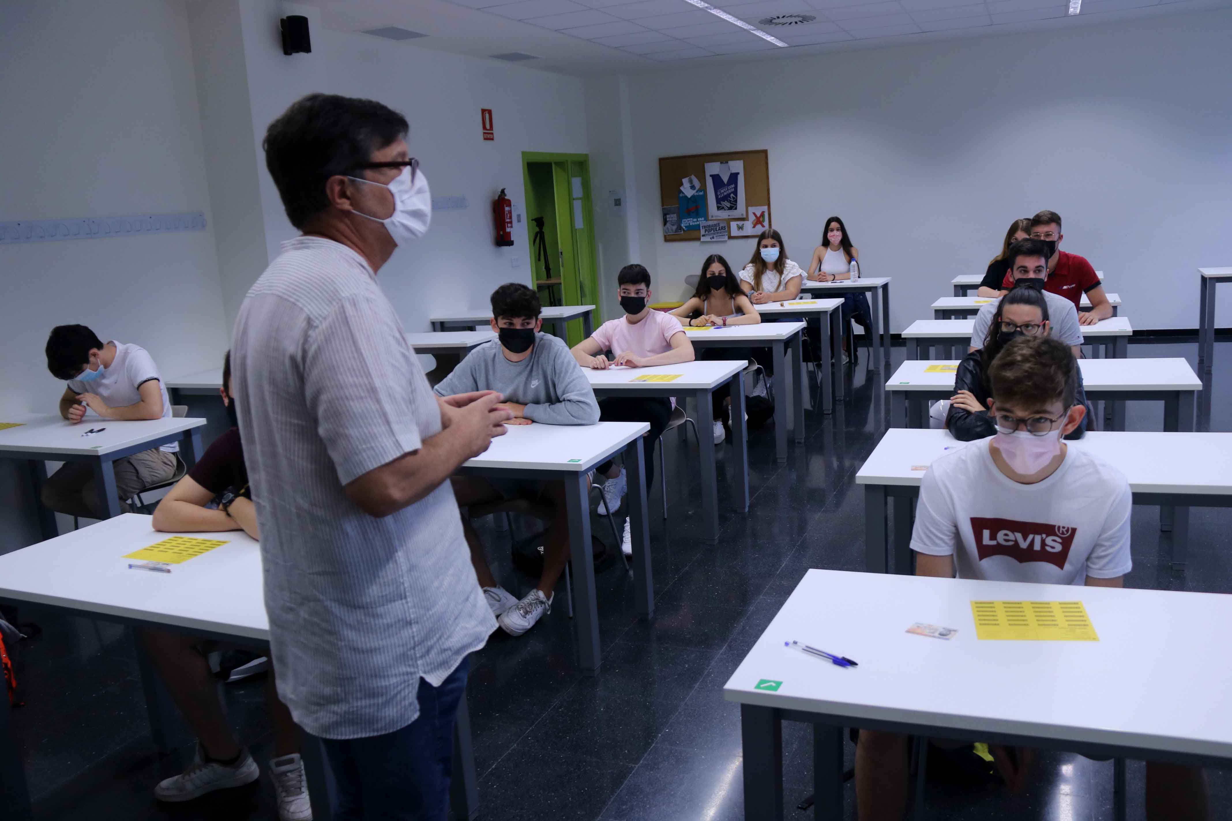 Física i Matemàtiques a la UAB torna a ser la carrera amb la nota de tall més alta