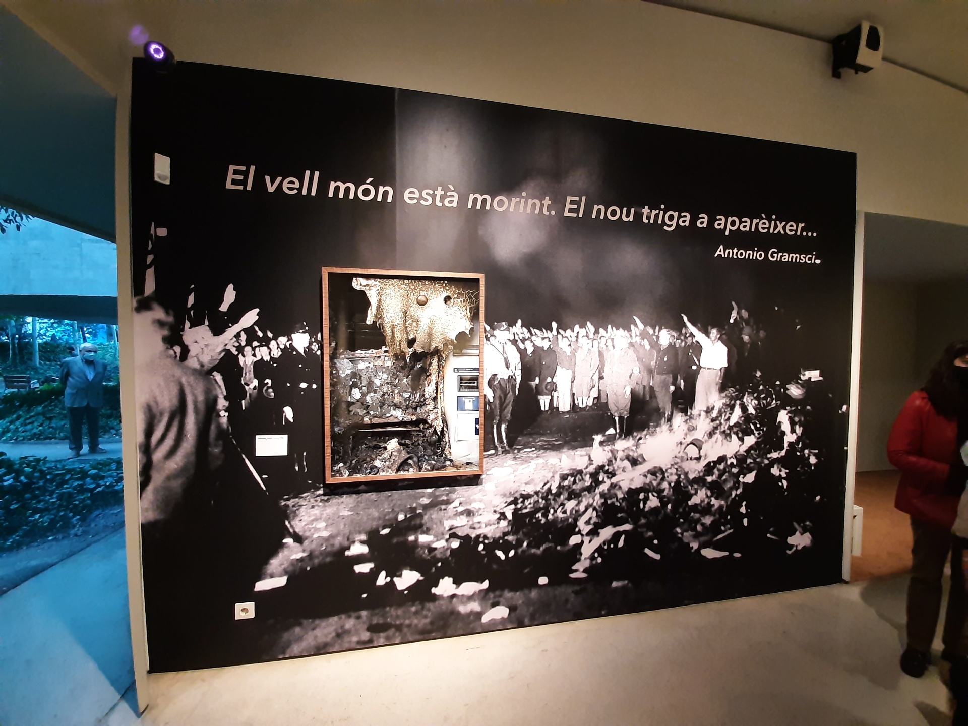 El fotògraf Joan Fontcuberta omple Can Framis amb els seus “Monstres” El fotògraf Joan Fontcuberta omple Can Framis amb els seus “Monstres”