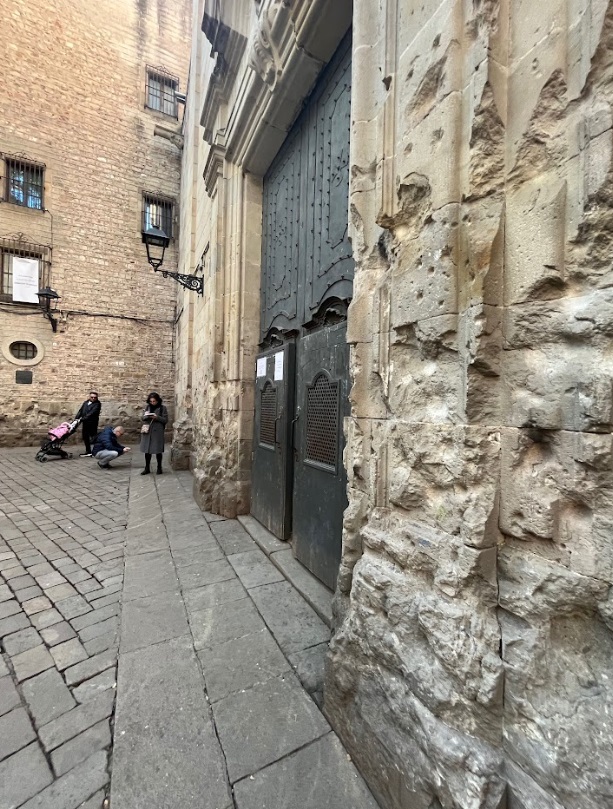 La plaça Sant Felip Neri La plaça Sant Felip Neri