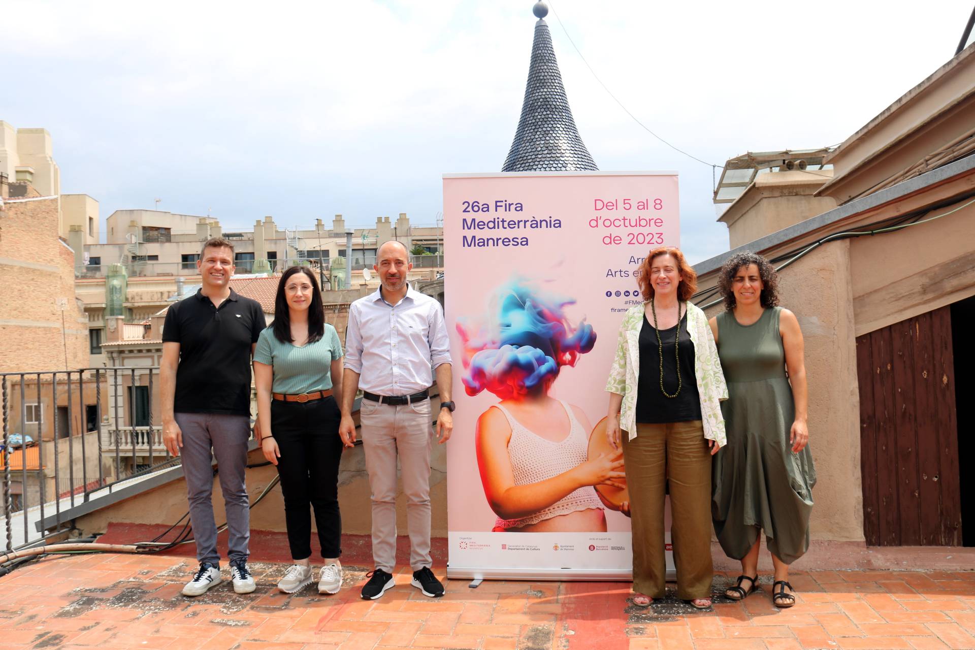 Foto de grup de la Fira Mediterrània de Manresa, a ca la Buresa, un dels escenaris d'aquesta edició
