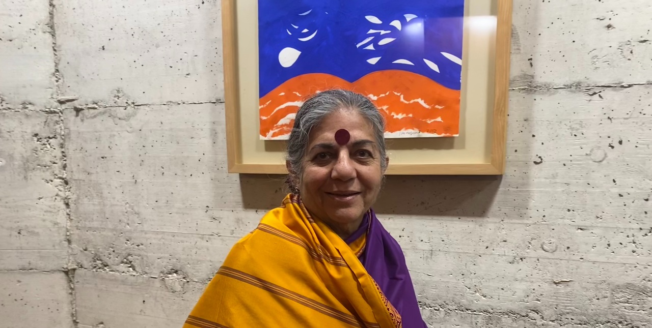 L'activista Vandana Shiva a la Universitat Pompeu Fabra abans de l'acte on ha estat investida doctora honoris causa. L'activista Vandana Shiva a la Universitat Pompeu Fabra abans de l'acte on ha estat investida doctora honoris causa.