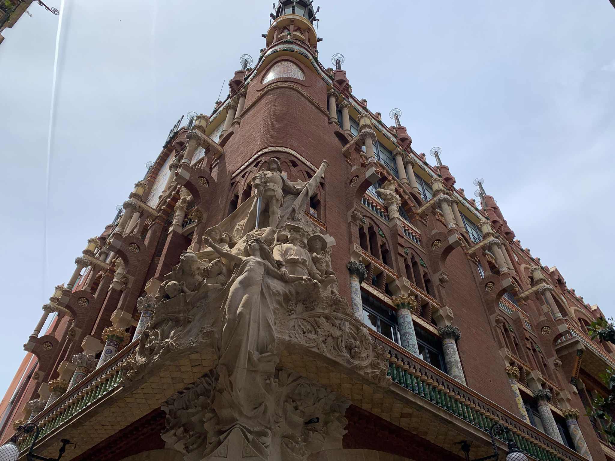 La façana del Palau de la Música Catalana La façana del Palau de la Música Catalana