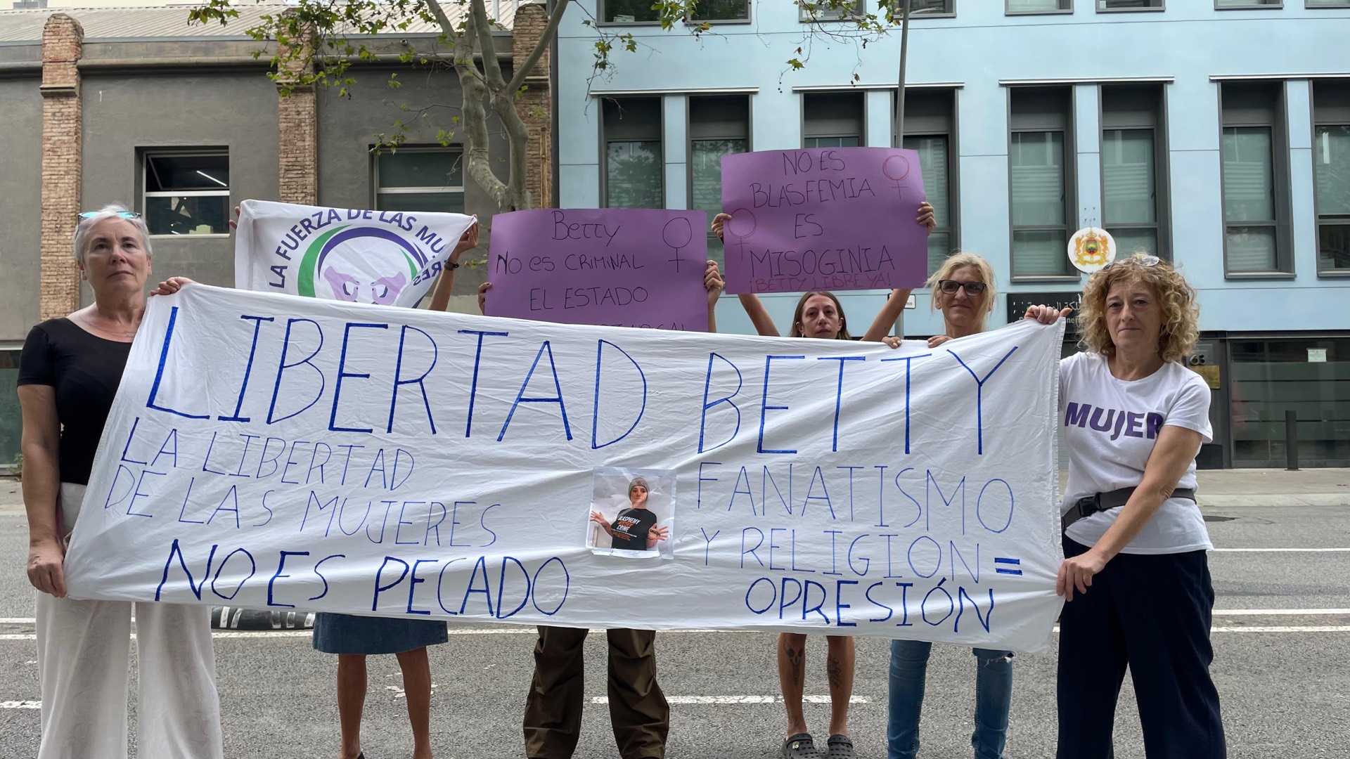 Xarxa de dones exigeix alliberament de feminista empresonada al Marroc per blasfèmia Xarxa de dones exigeix alliberament de feminista empresonada al Marroc per blasfèmia
