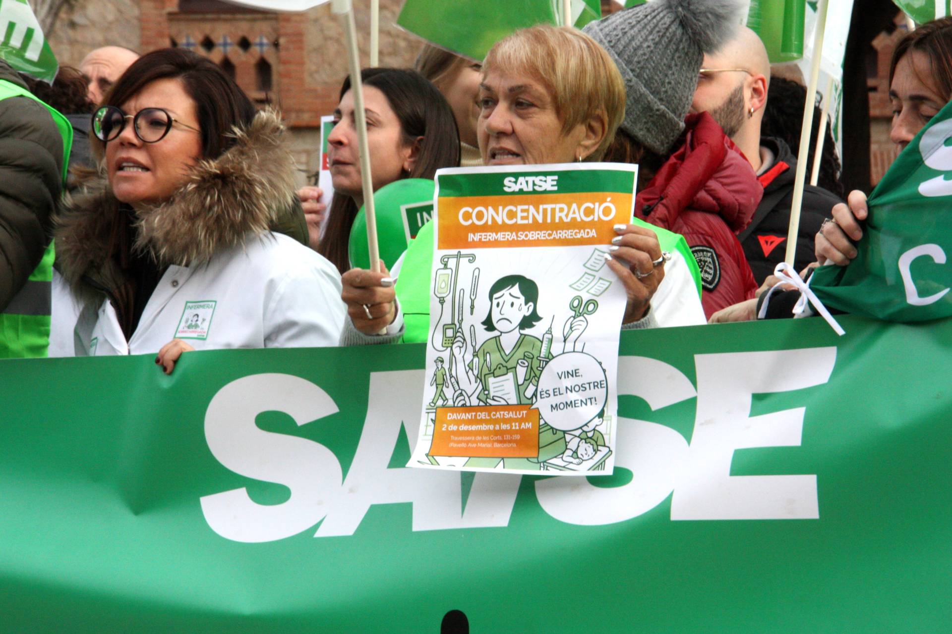 Infermeres manifestant-se davant del CatSalut per denunciar la Infermeres manifestant-se davant del CatSalut per denunciar la "inacció" de Salut