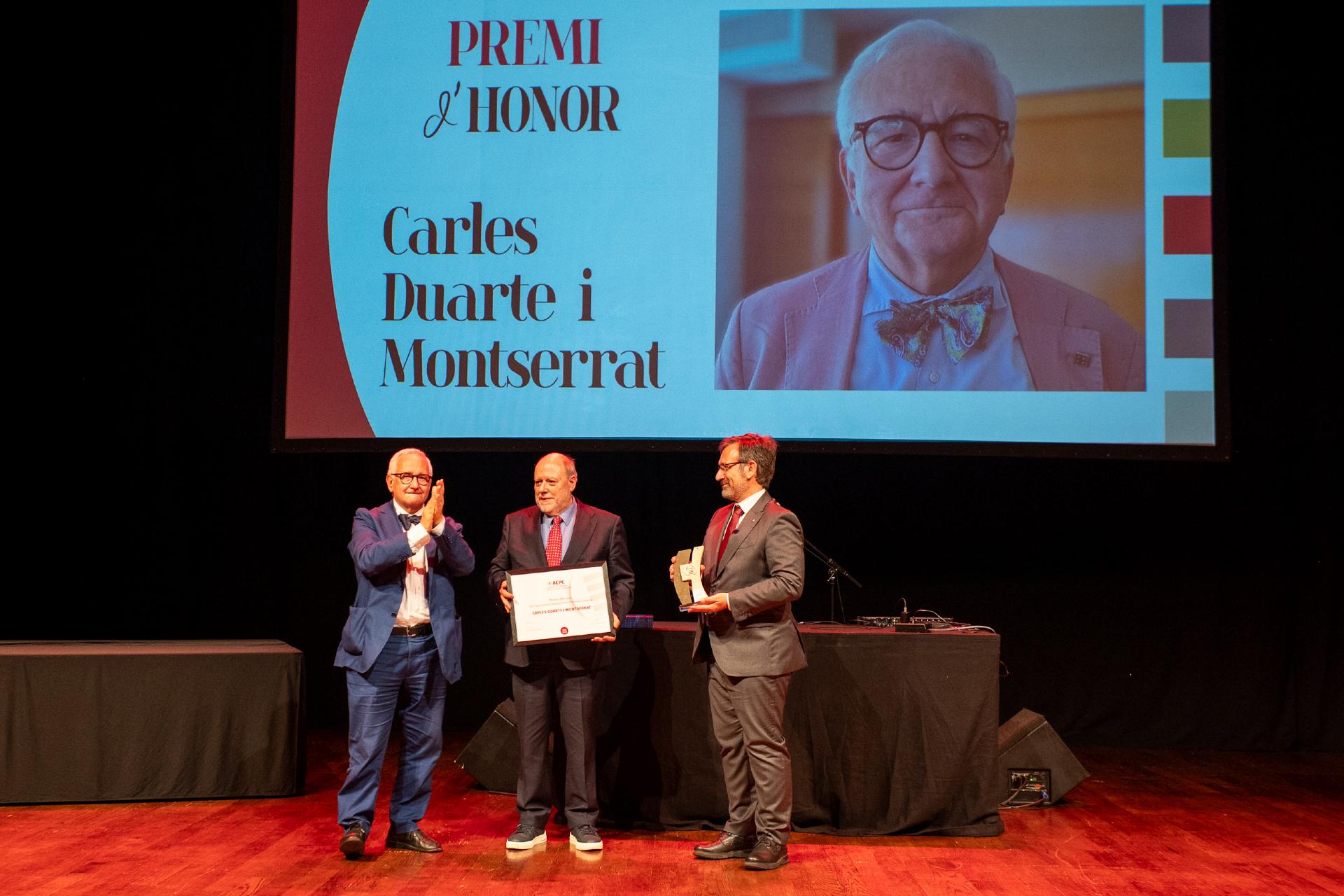 Entrega del guardó a Carles Duarte durant la Festa dels Premis Premsa Comarcal Entrega del guardó a Carles Duarte durant la Festa dels Premis Premsa Comarcal