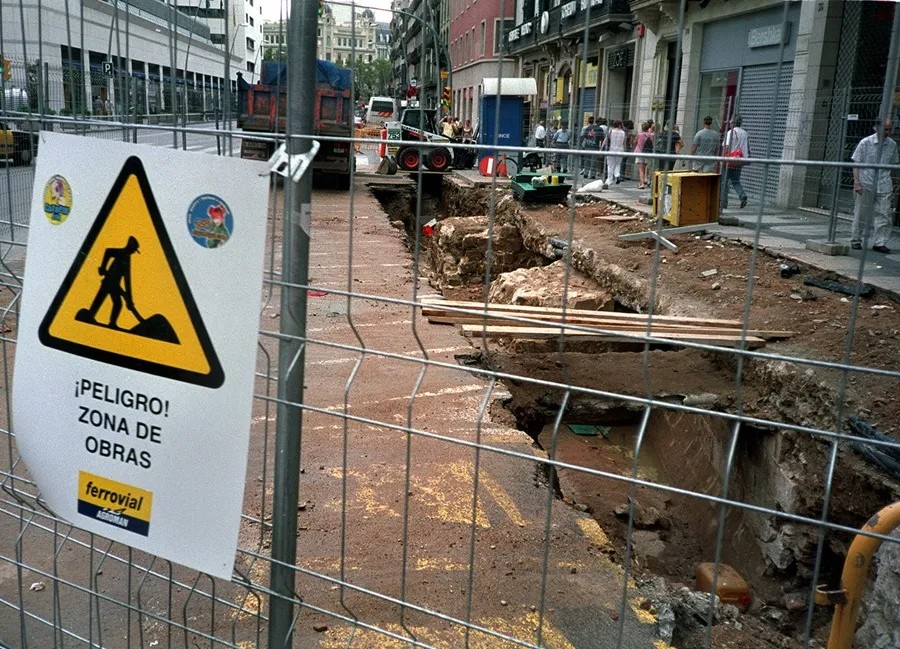 Les obres a la Rambla descobreixen un altre tram de la muralla medieval ...